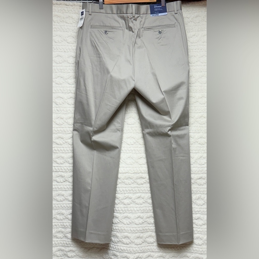 GAP Men’s Flat Front Straight Fit Pants - Size 35 x 32 - Picture 3 of 3